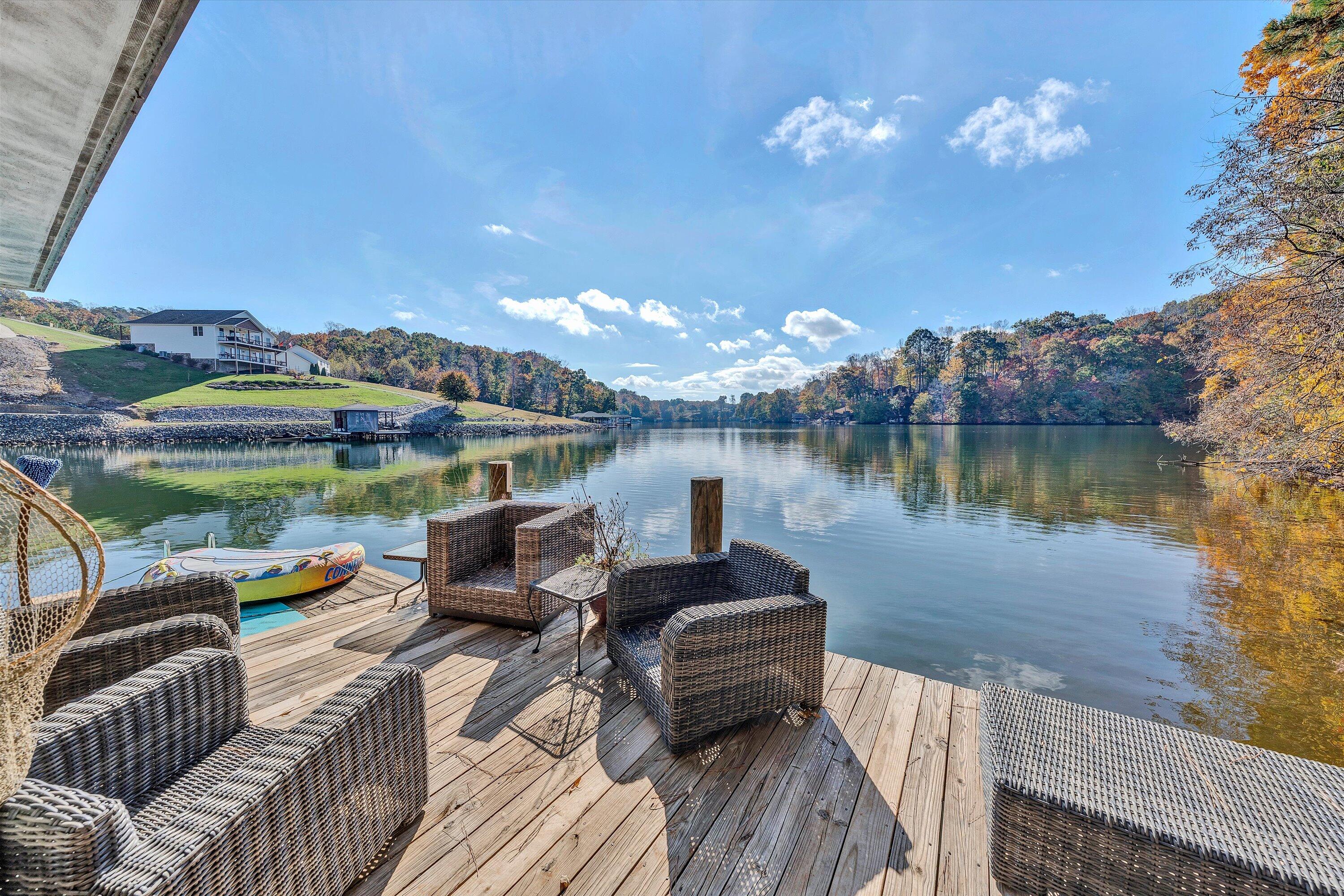 Moneta, Virginia 24121, United States, 4 Bedrooms Bedrooms, ,3 BathroomsBathrooms,Residential,Active,3324