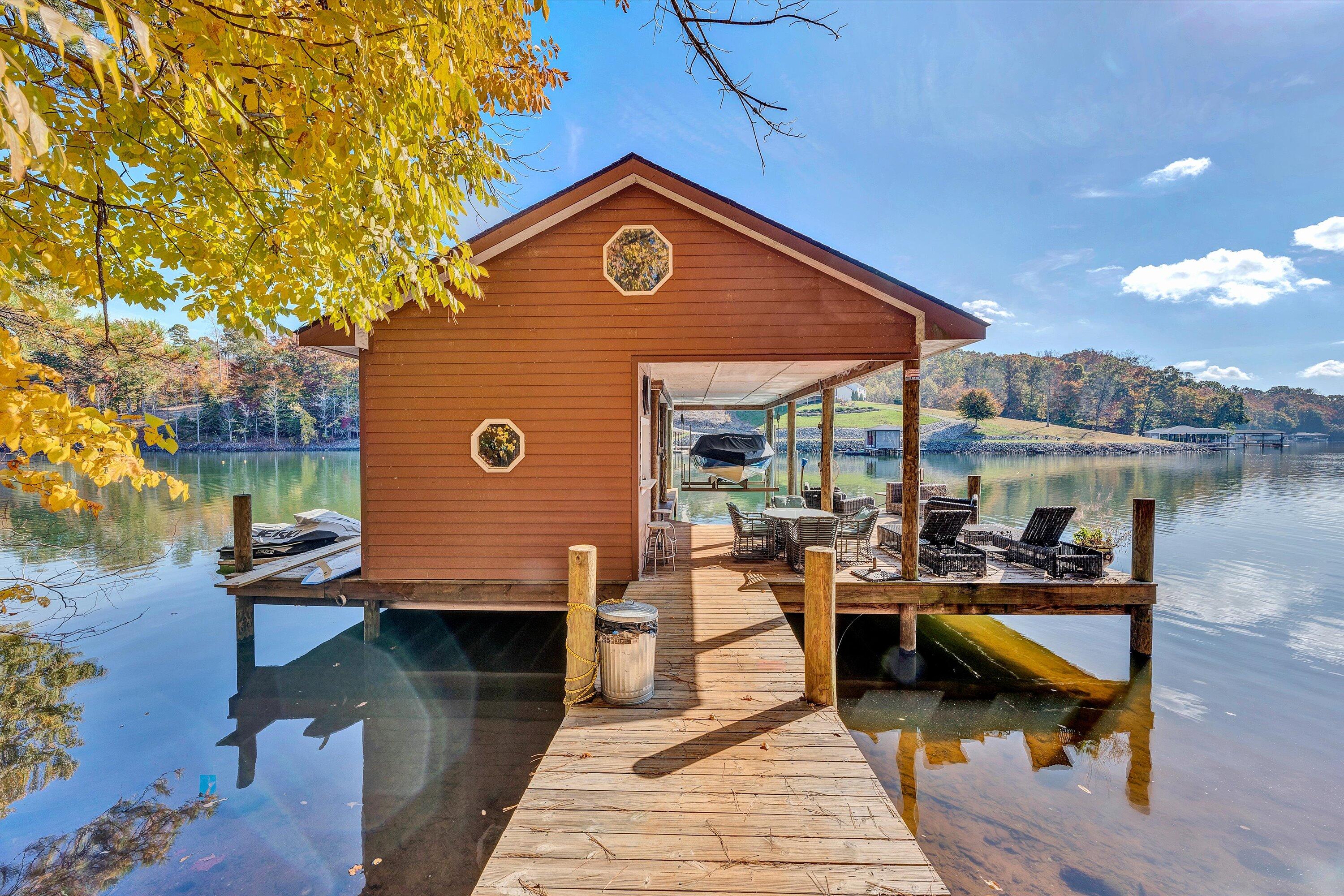 Moneta, Virginia 24121, United States, 4 Bedrooms Bedrooms, ,3 BathroomsBathrooms,Residential,Active,3324