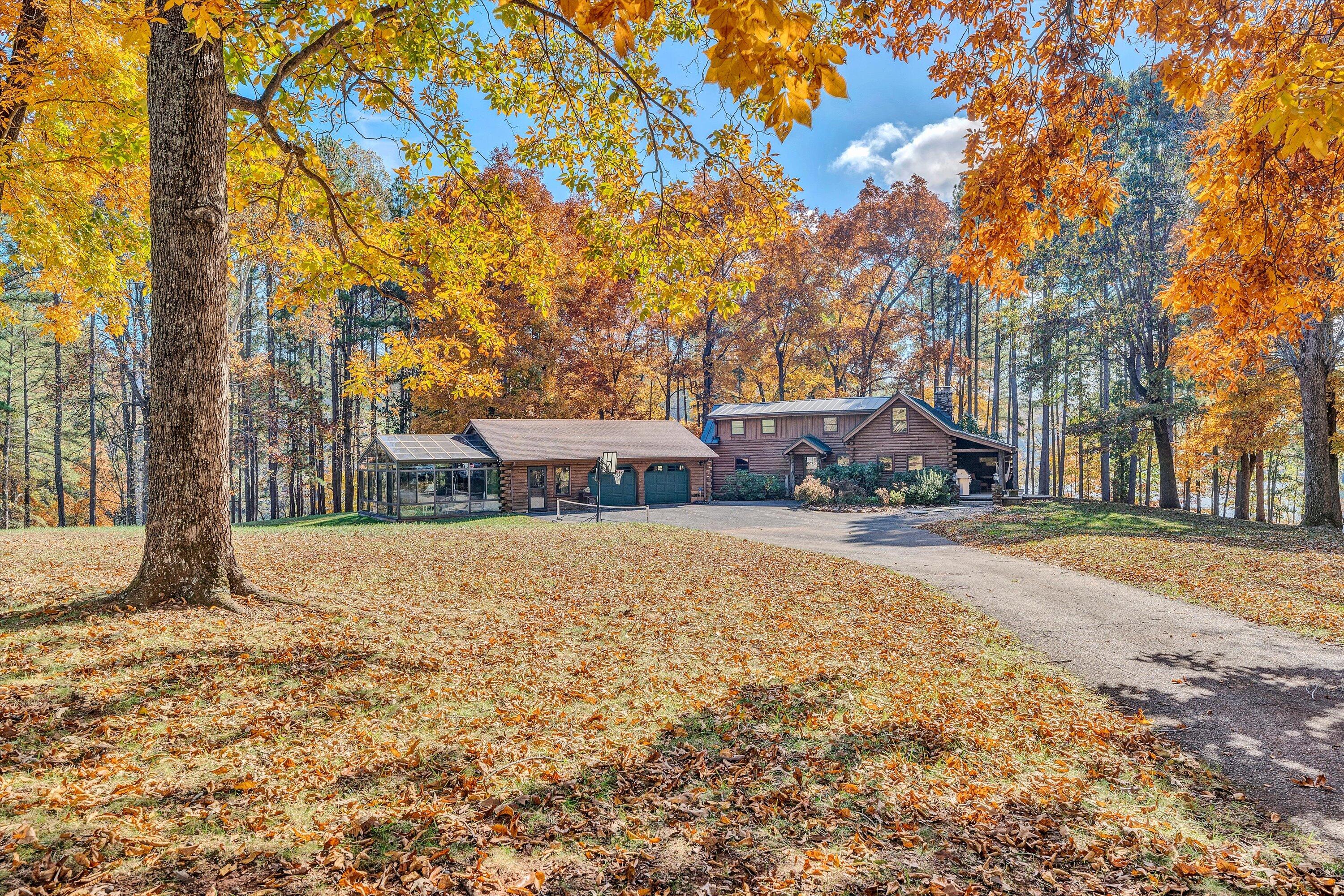 Moneta, Virginia 24121, United States, 4 Bedrooms Bedrooms, ,3 BathroomsBathrooms,Residential,Active,3324