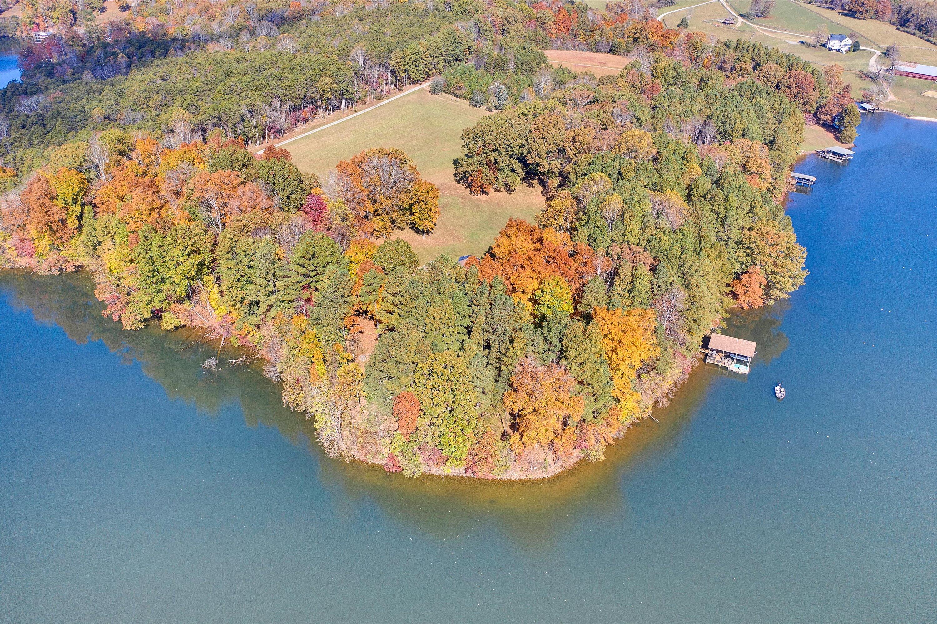 Moneta, Virginia 24121, United States, 4 Bedrooms Bedrooms, ,3 BathroomsBathrooms,Residential,Active,3324