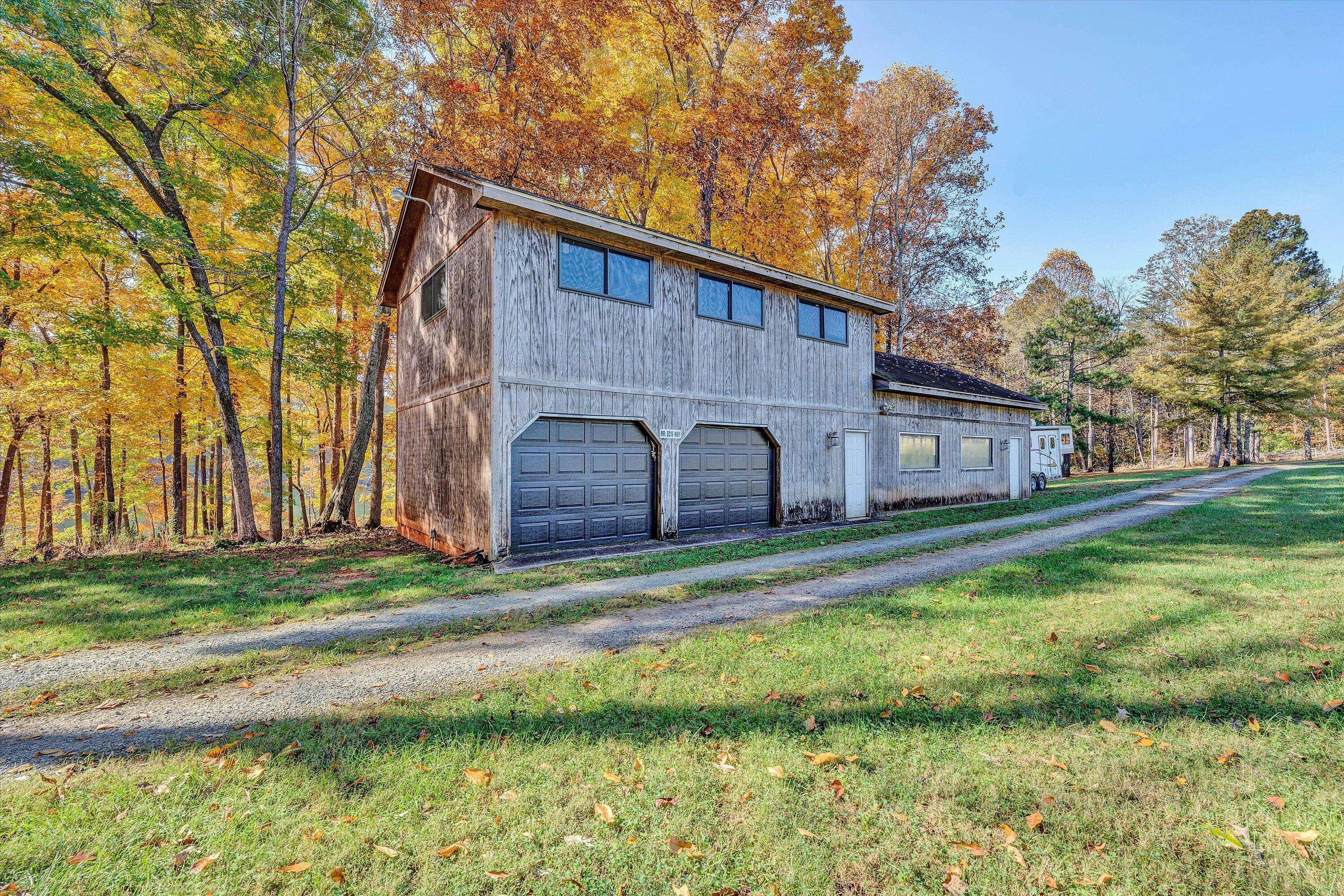 Moneta, Virginia 24121, United States, 4 Bedrooms Bedrooms, ,3 BathroomsBathrooms,Residential,Active,3324