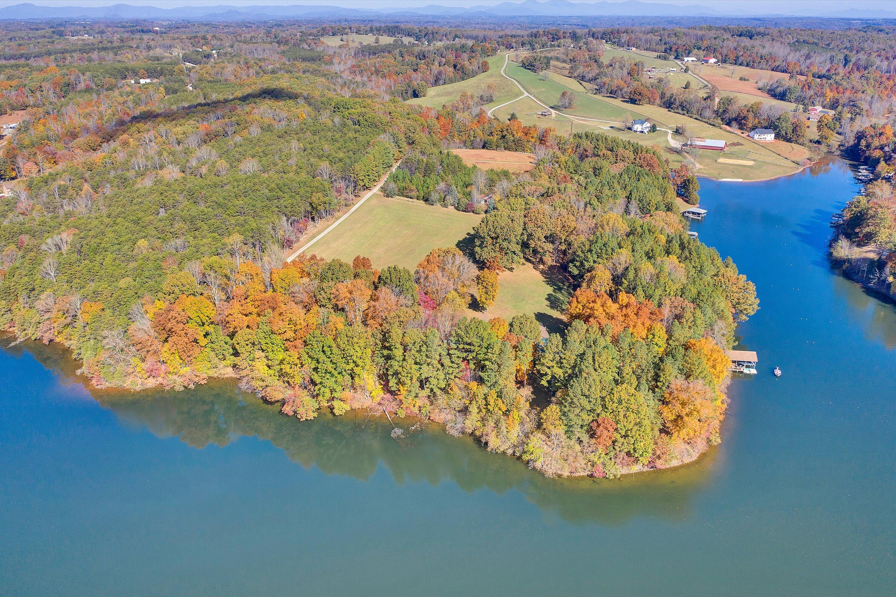 Moneta, Virginia 24121, United States, 4 Bedrooms Bedrooms, ,3 BathroomsBathrooms,Residential,Active,3324