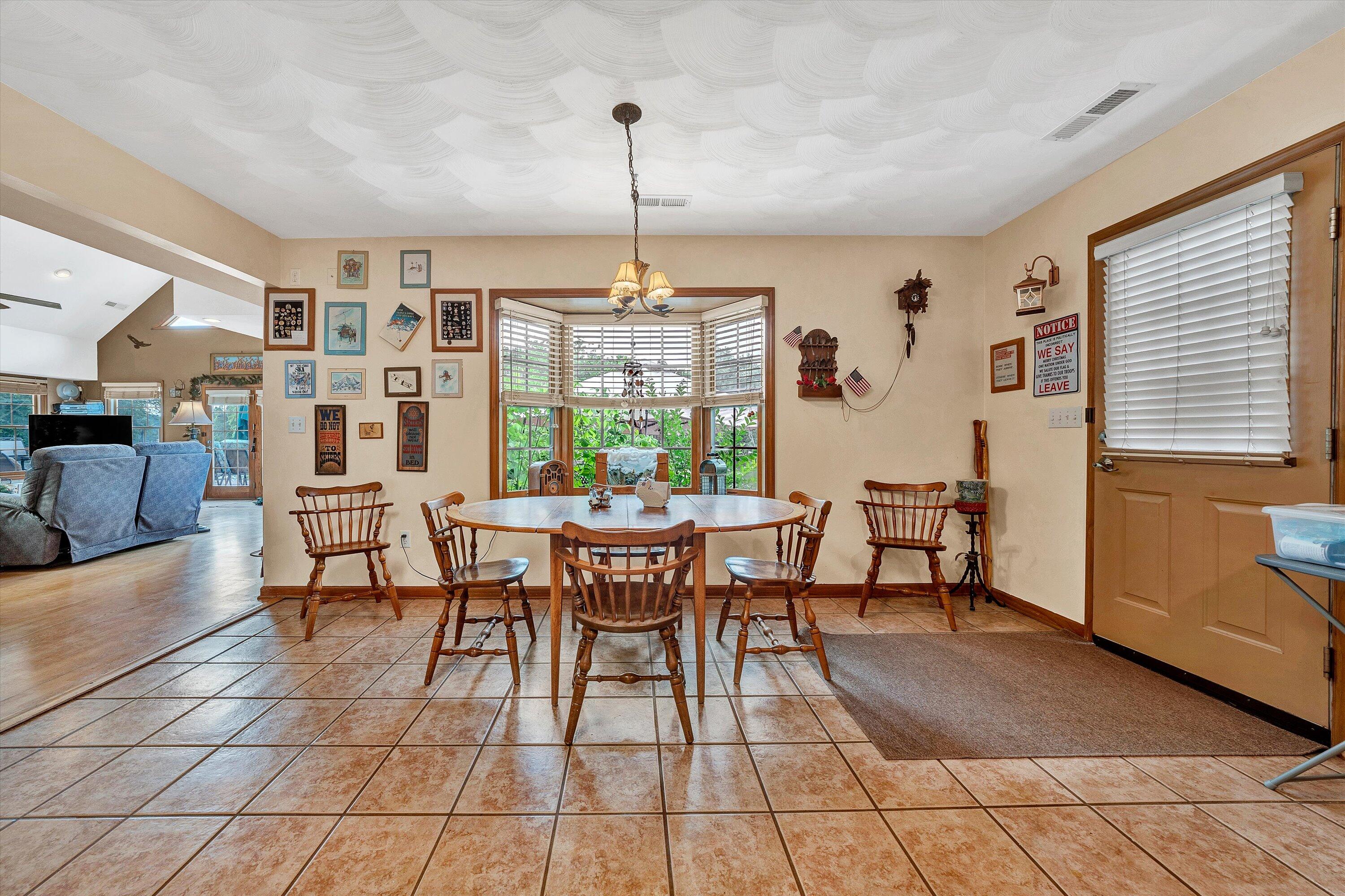 531 Brookwood Rd, Wirtz, Virginia image 6