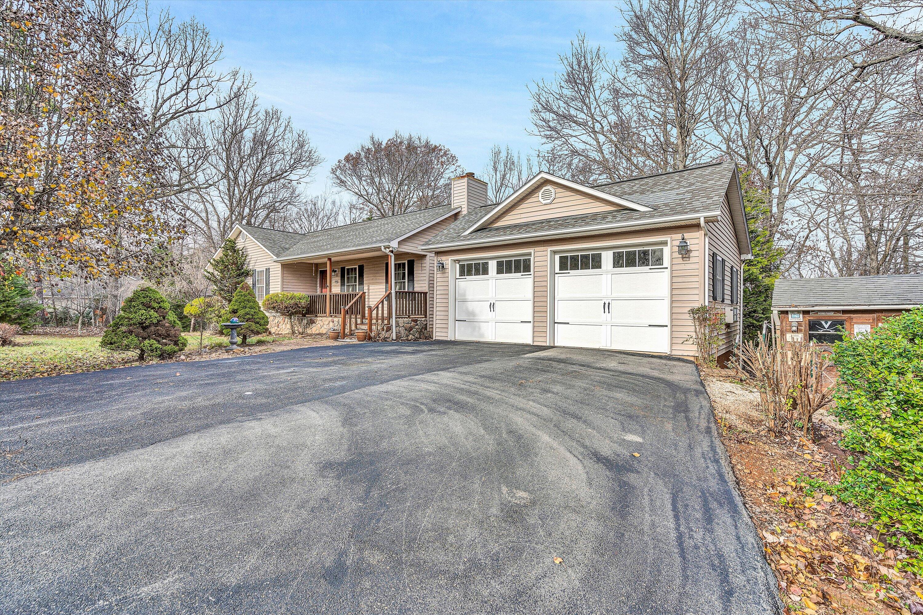 1068 Colony Ct, Moneta, Virginia image 25