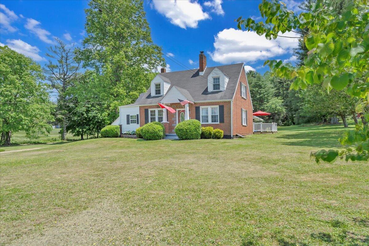 10664 Bent Mountain Rd, Bent Mountain, Virginia image 1