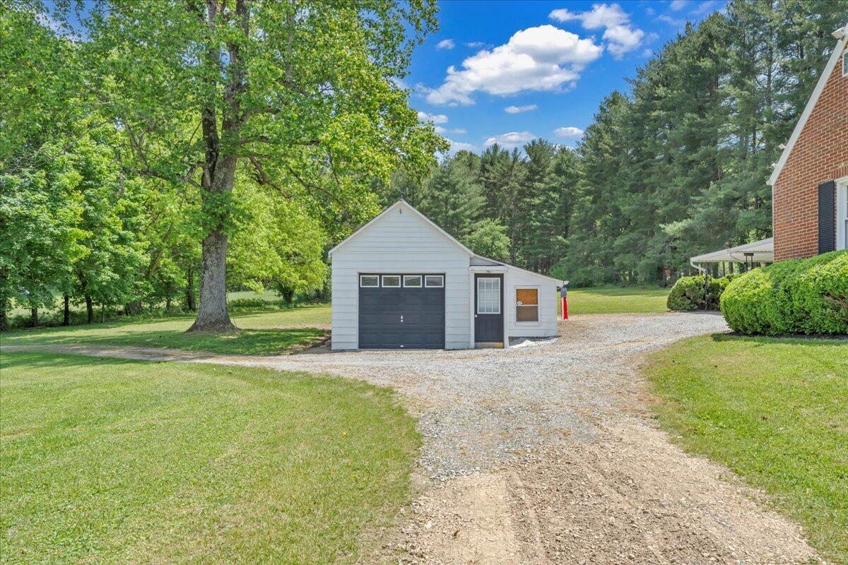 10664 Bent Mountain Rd, Bent Mountain, Virginia image 43