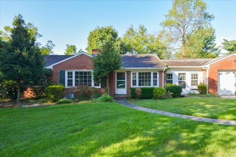 3560 Windsor RD, Roanoke, VA 24018 - #: 901816