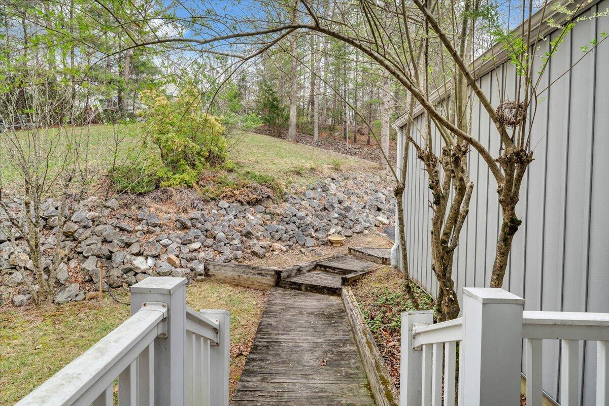 106 Edgewater Ct, Goodview, Virginia image 6