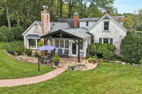 Homes For Sale - 400 Walnut Rd<br/> Salem, VA 24153