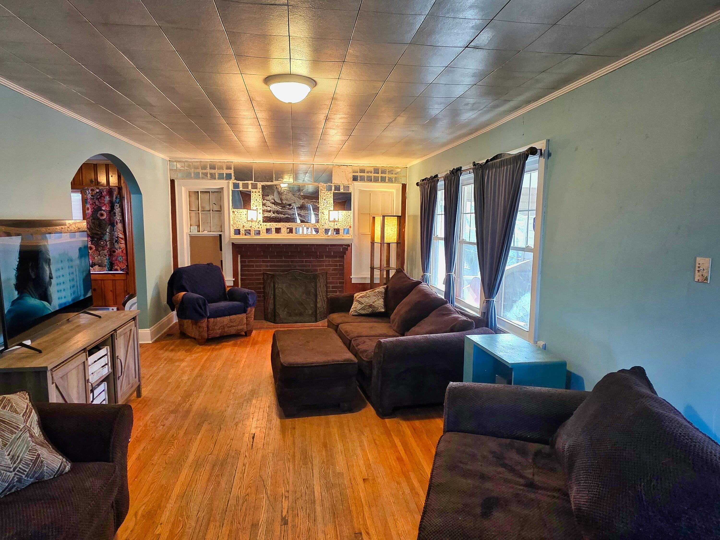100 W Pine St, Clifton Forge, Virginia image 4