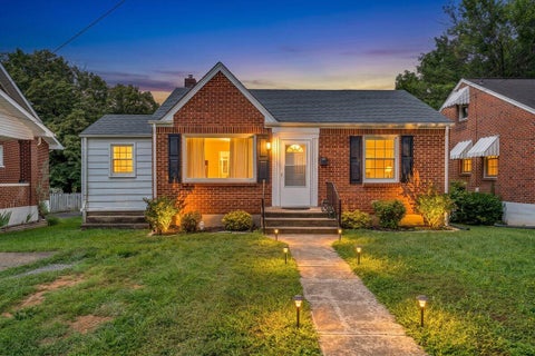 Homes For Sale - 3302 Collingwood St<br/> Roanoke, VA 24012