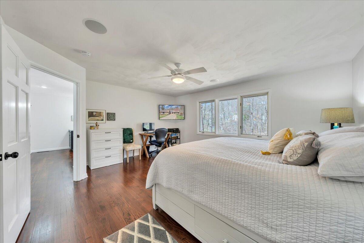 2498 Wolf  Run, Vinton, Virginia image 27