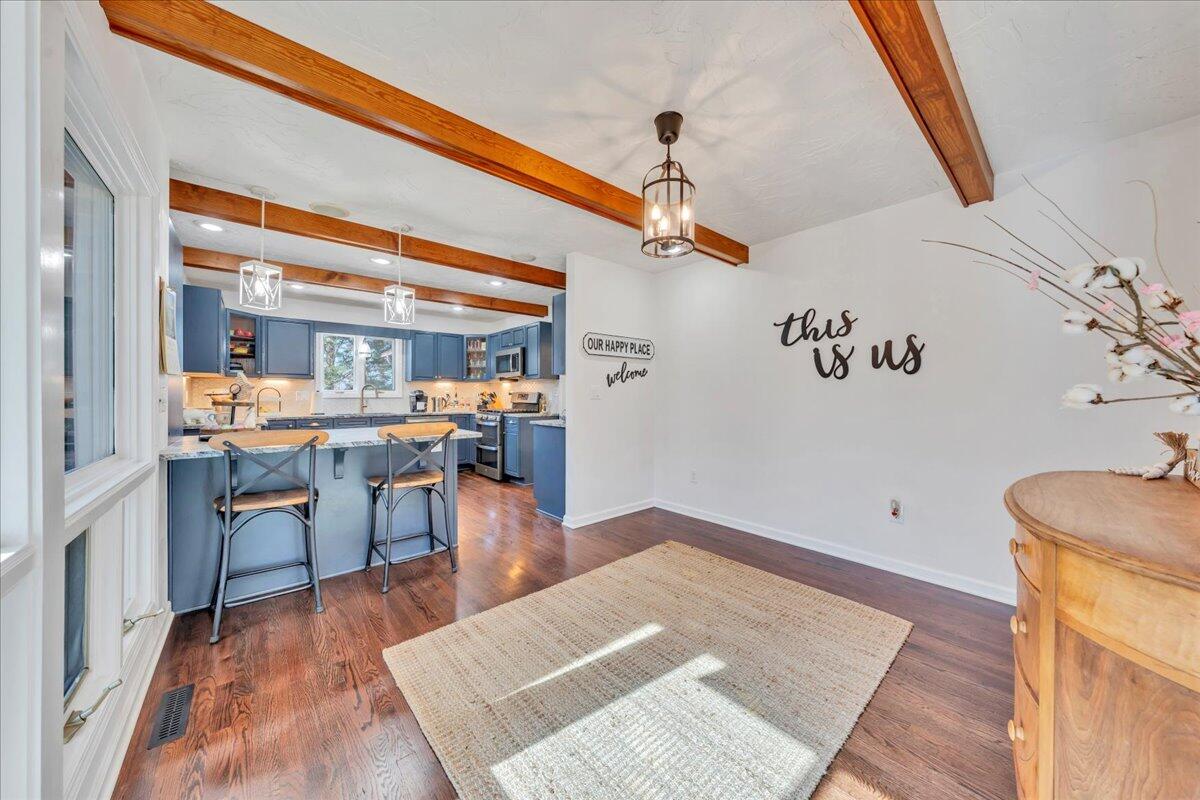 2498 Wolf  Run, Vinton, Virginia image 7
