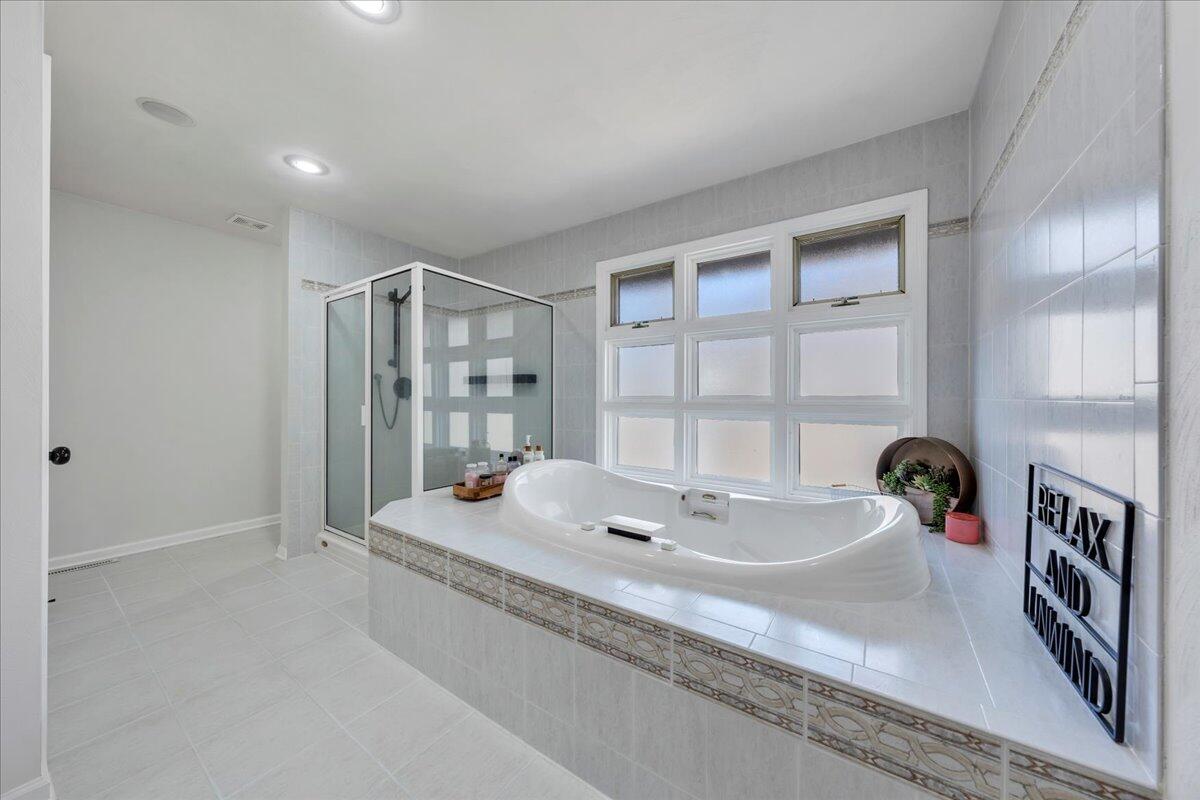 2498 Wolf  Run, Vinton, Virginia image 30