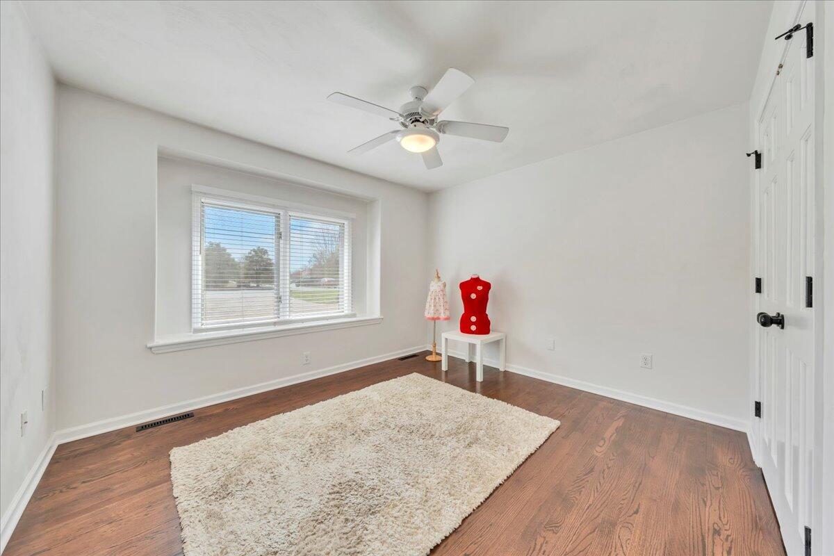 2498 Wolf  Run, Vinton, Virginia image 33