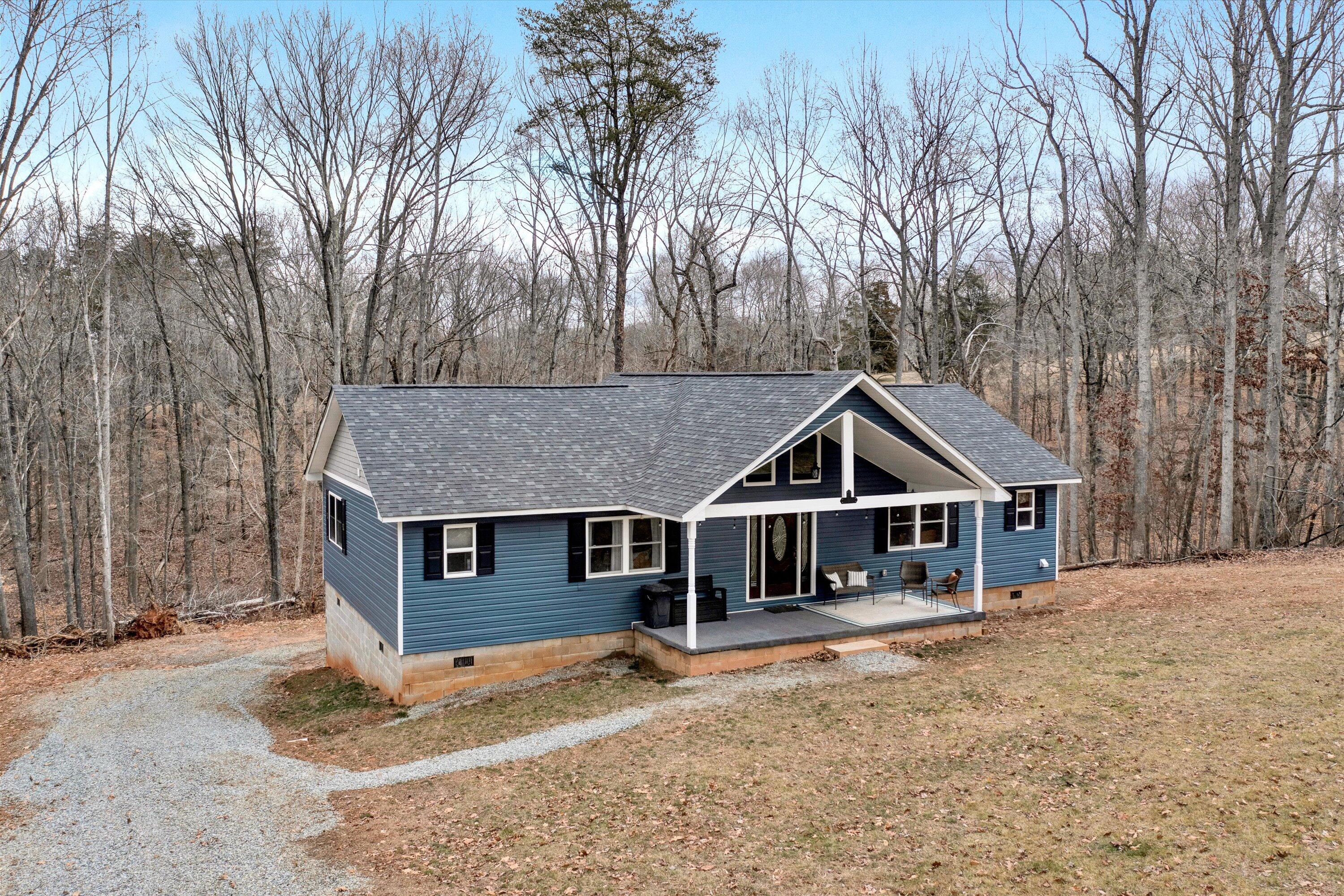 106 Whisper Knoll Dr, Moneta, Virginia image 2
