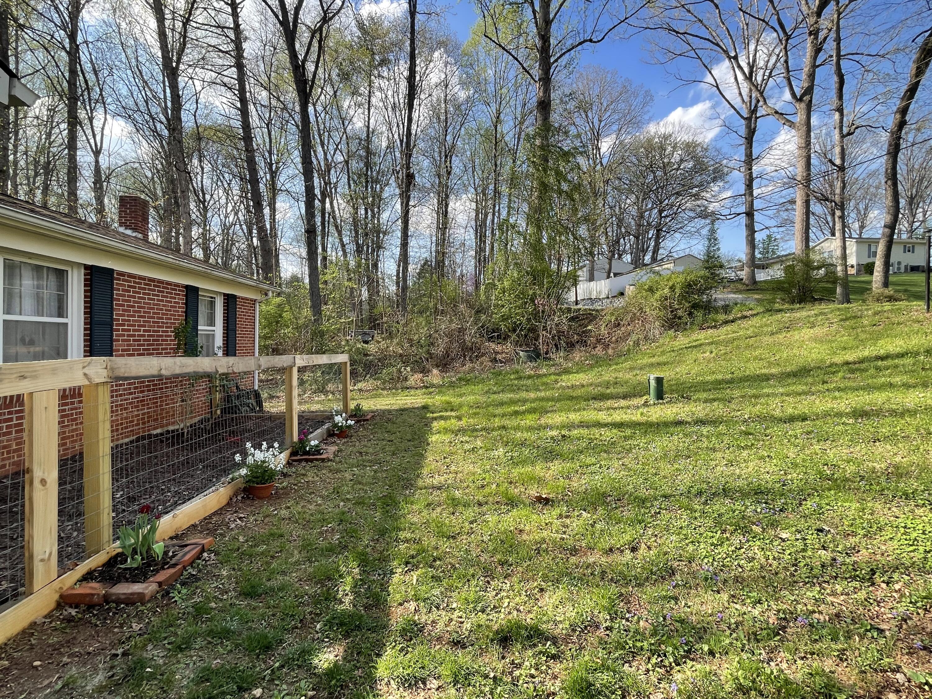 1201 Shadow Ln, Bedford, Virginia image 4