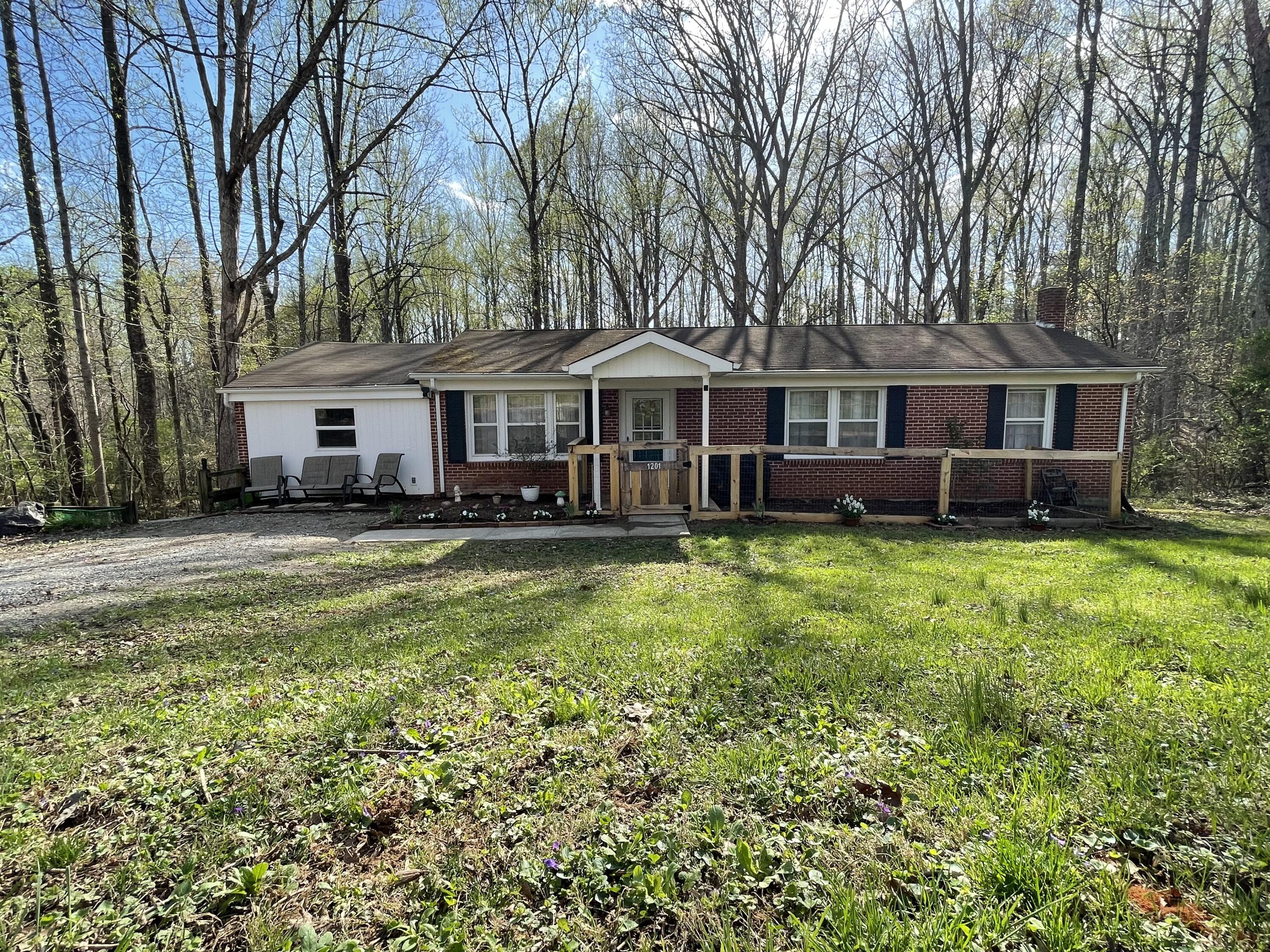 1201 Shadow Ln, Bedford, Virginia image 1