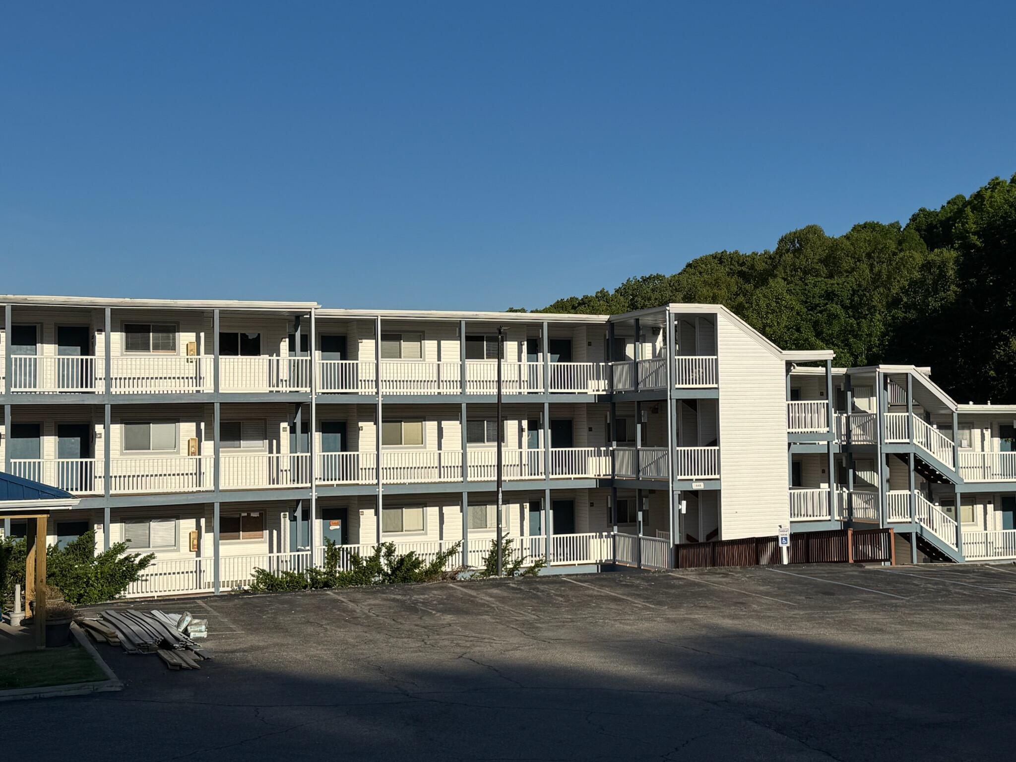 1089 Bluewater Dr #414, Moneta, Virginia image 1