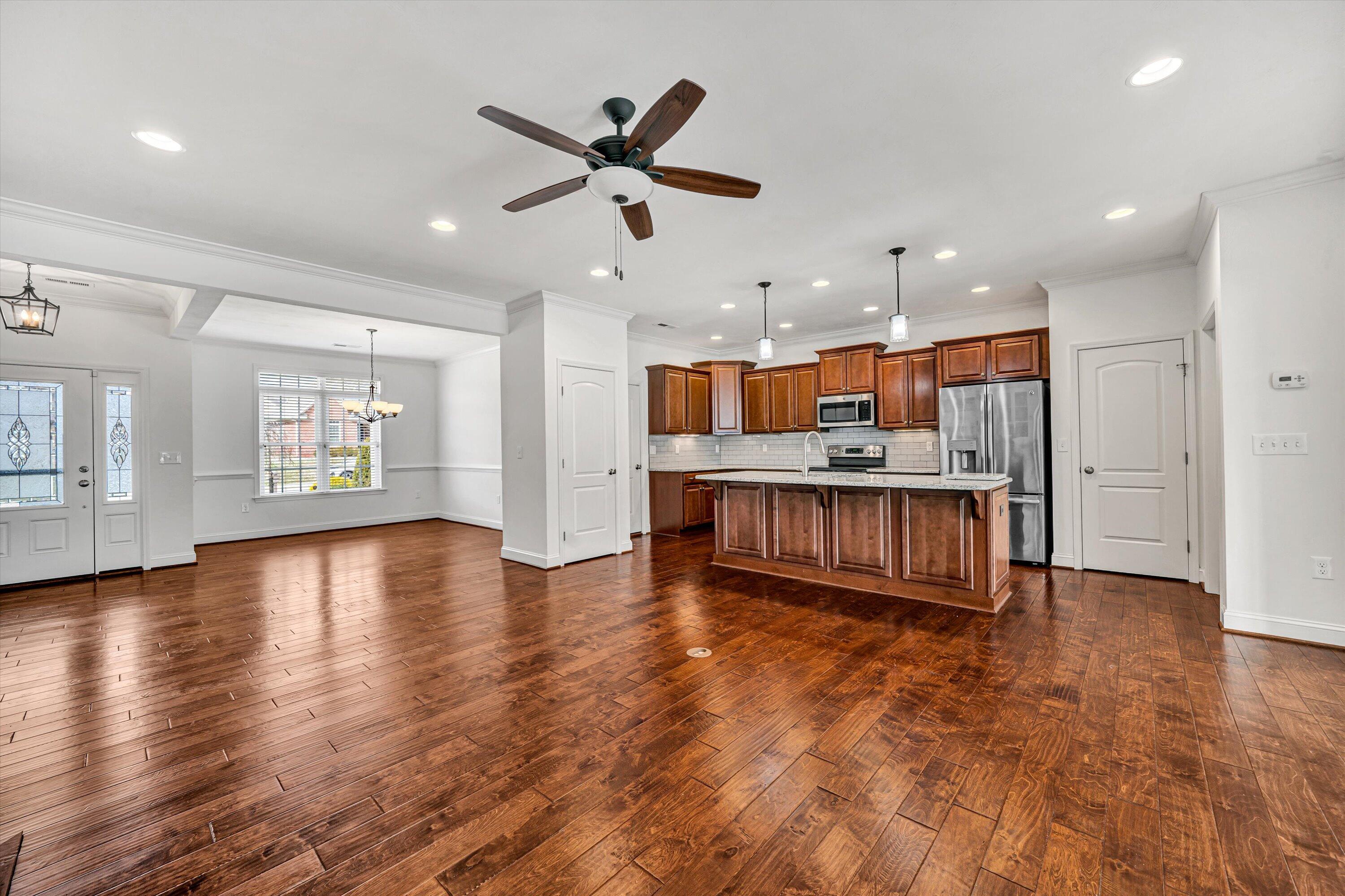 480 Deer Run Cir, Salem, Virginia image 12