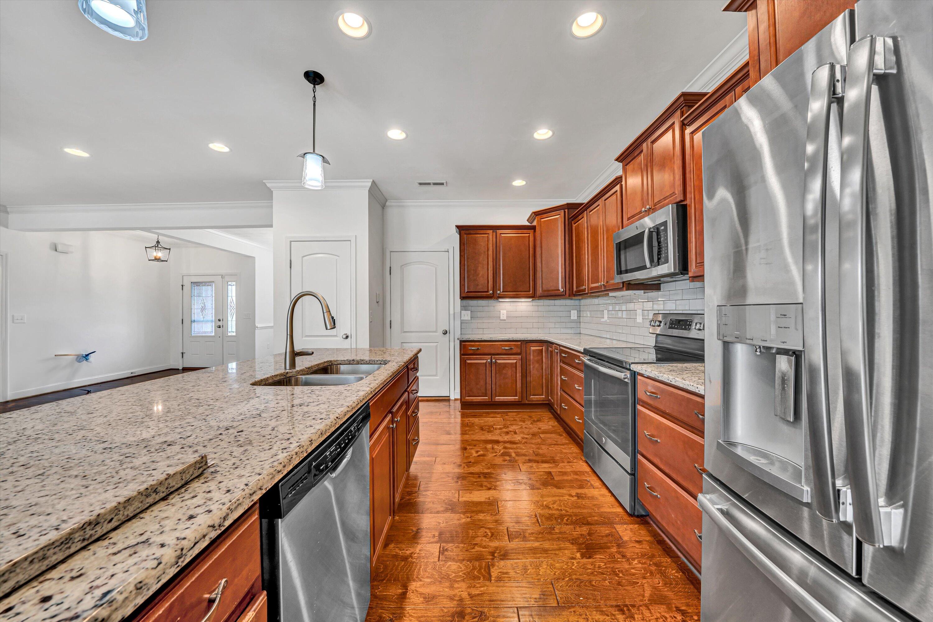 480 Deer Run Cir, Salem, Virginia image 13