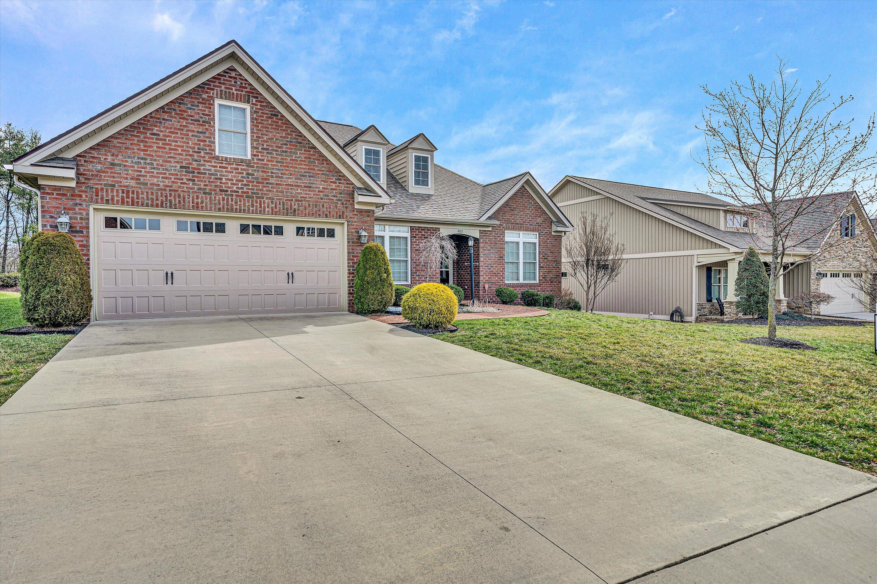 480 Deer Run Cir, Salem, Virginia image 3