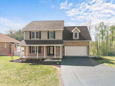 Homes For Sale - 1695 Red Lane Ln<br/> Salem, VA 24153