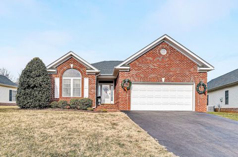 Apartment For Sale - 1610 Cascades Ct<br/> Roanoke County, Salem, VA 24153