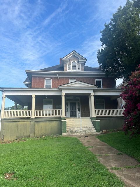 Multifamily For Sale - 813 13th St # 821<br/> Roanoke, VA 24016