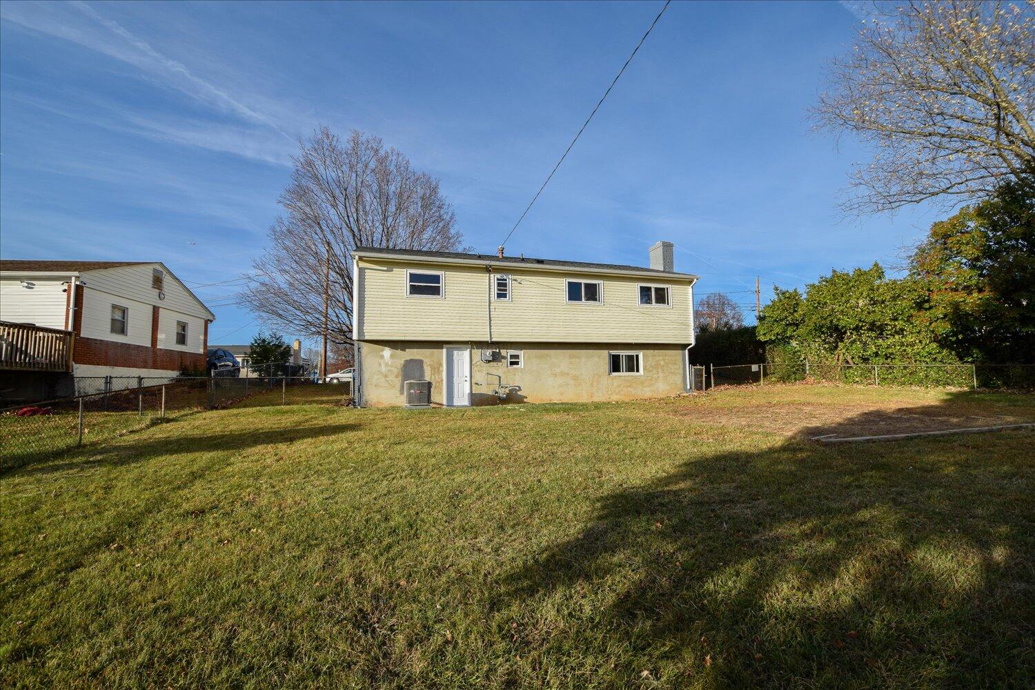 Roanoke, Virginia 24017, United States, 4 Bedrooms Bedrooms, ,2 BathroomsBathrooms,Residential,Active,245748