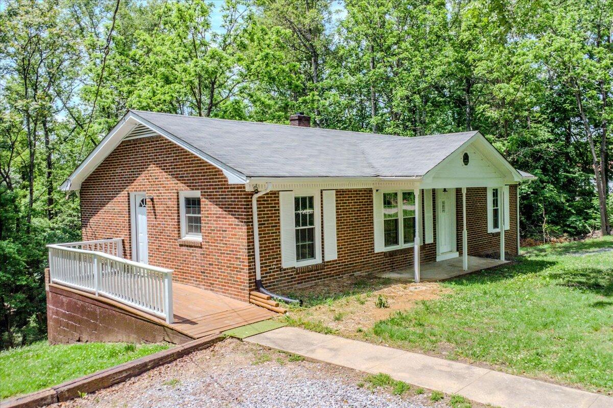 66 Adrian St, Bassett, Virginia image 4