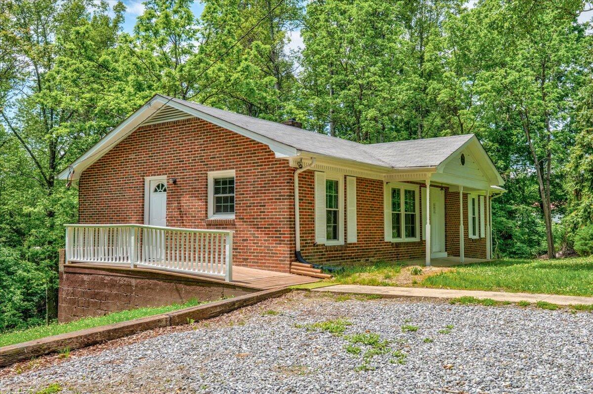 66 Adrian St, Bassett, Virginia image 3