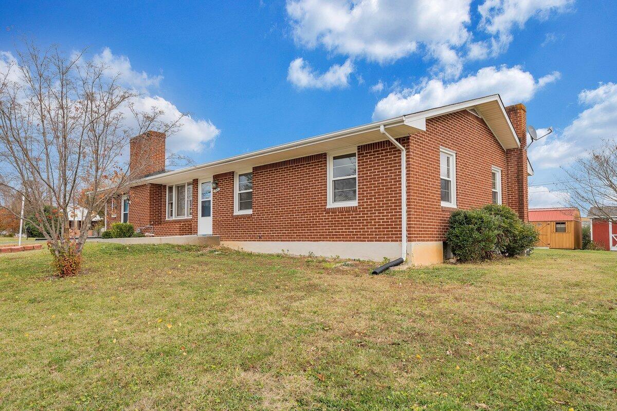 1304 Vivian Ave, Roanoke, Virginia image 3