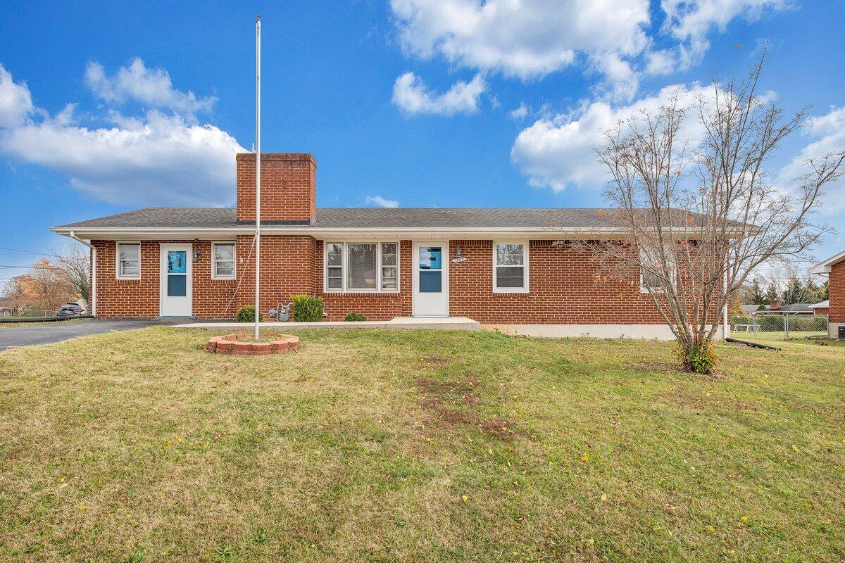 1304 Vivian Ave, Roanoke, Virginia image 2