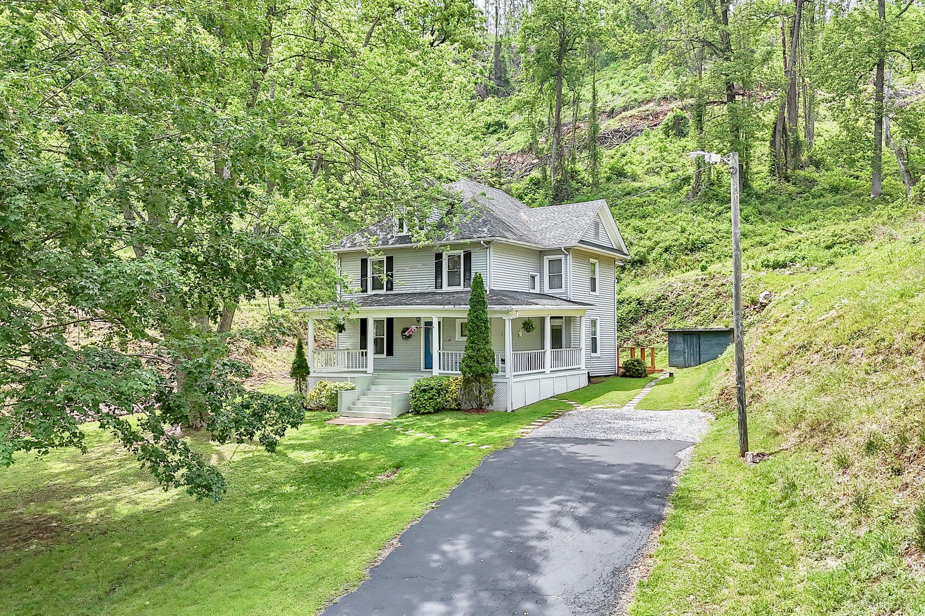 3759 Mill Iron Rd, Goodview, Virginia image 2