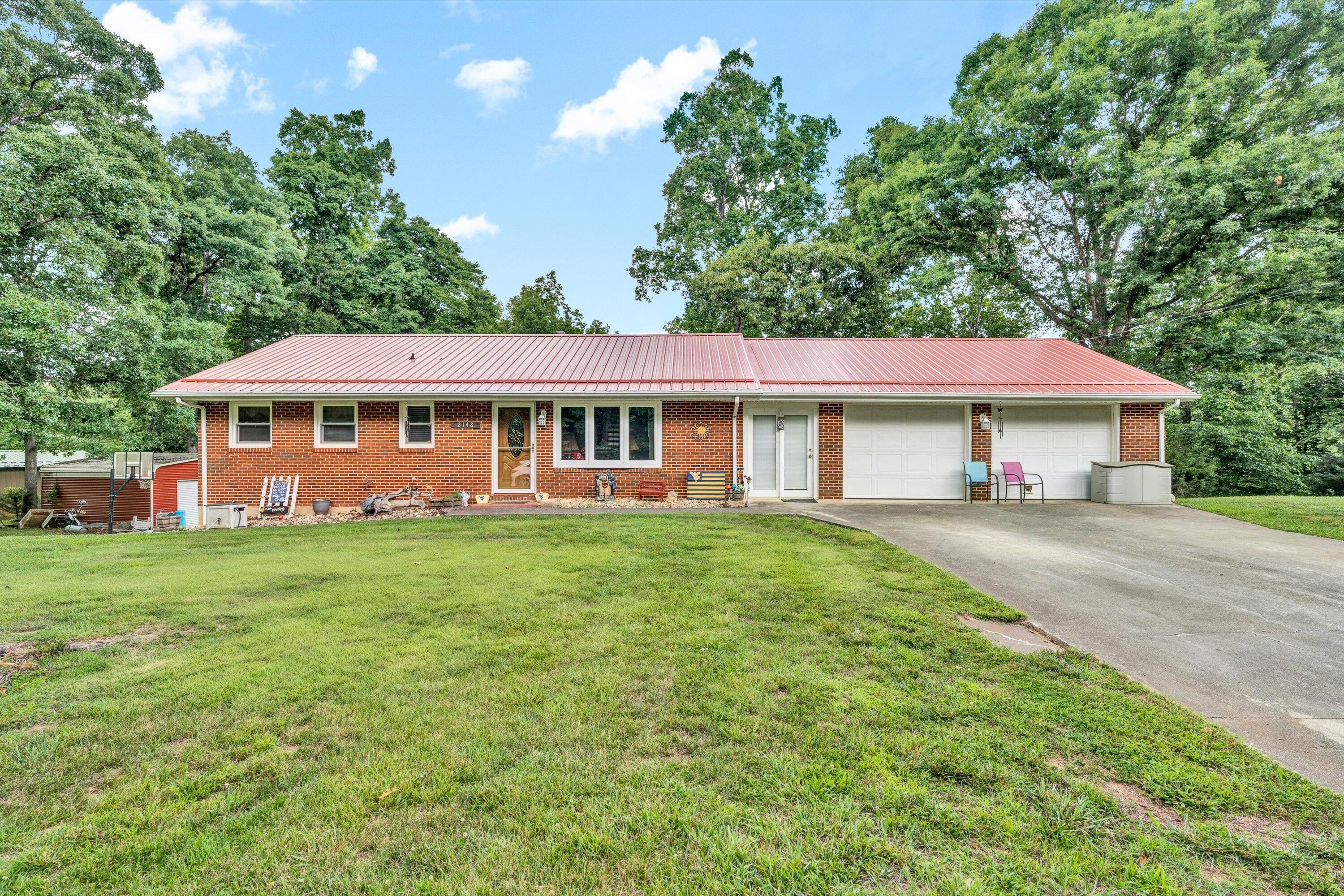 2148 Thomason Ln, Goodview, Virginia image 3