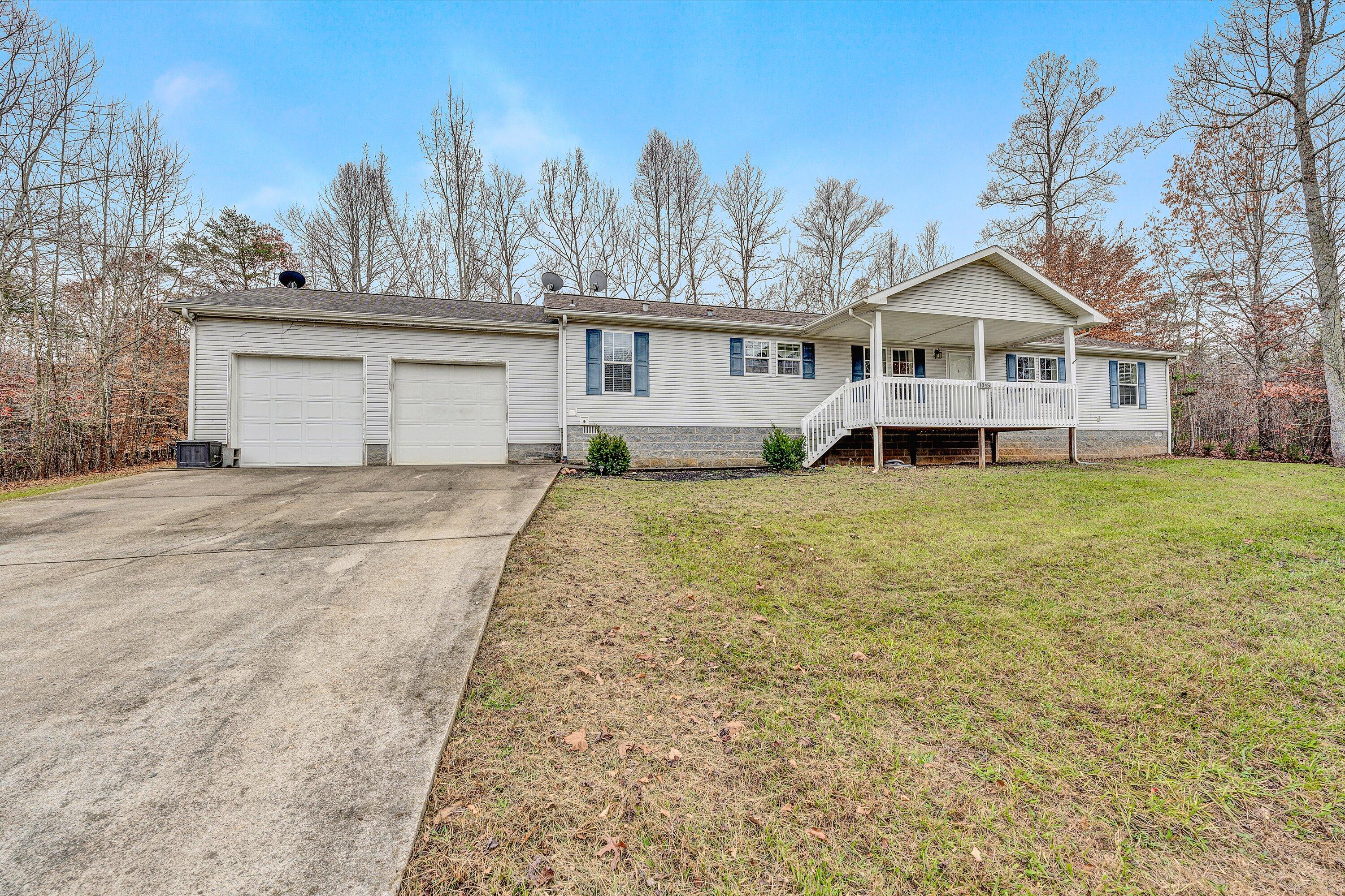 1045 Tarragon Way, Moneta, Virginia image 2