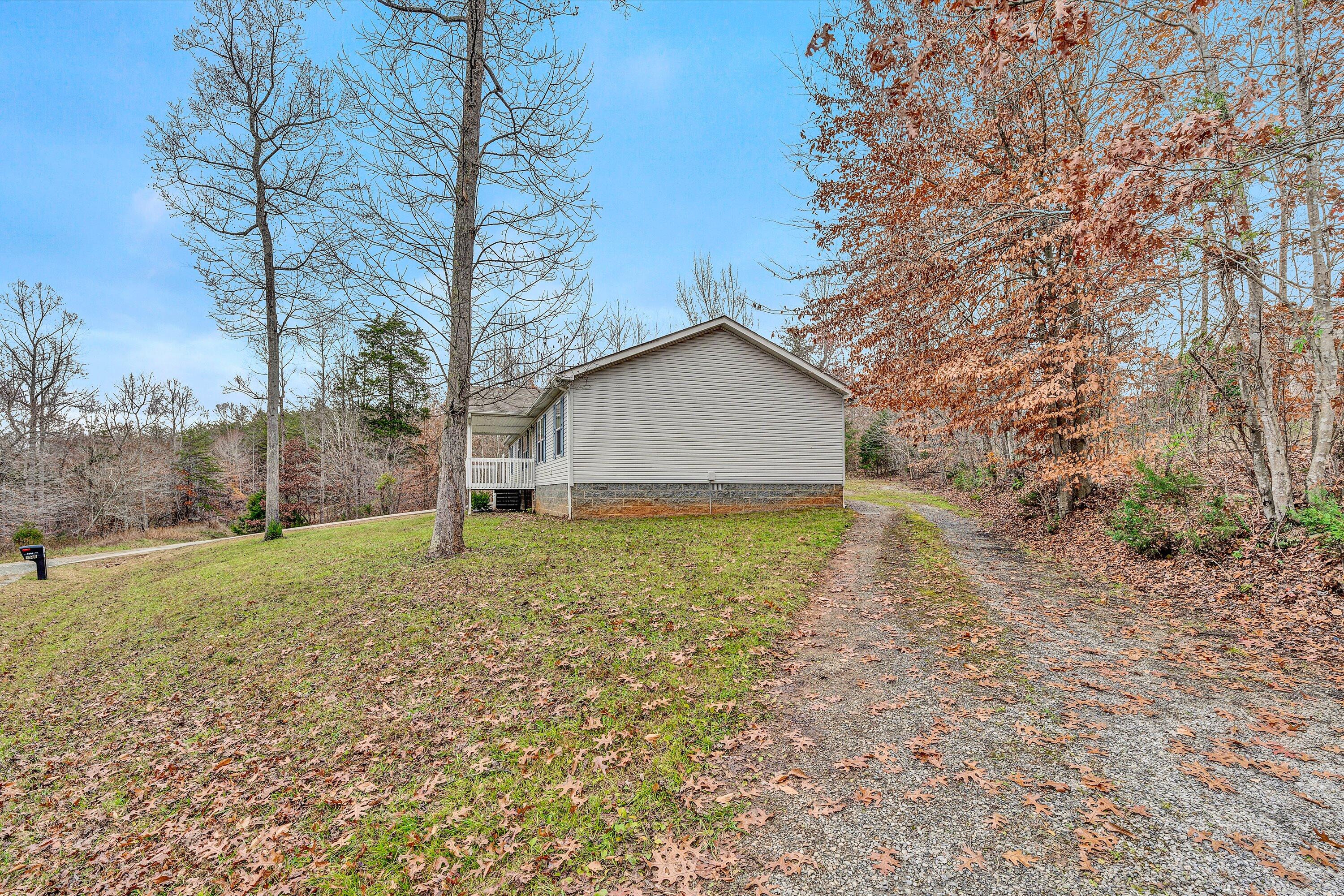 1045 Tarragon Way, Moneta, Virginia image 34