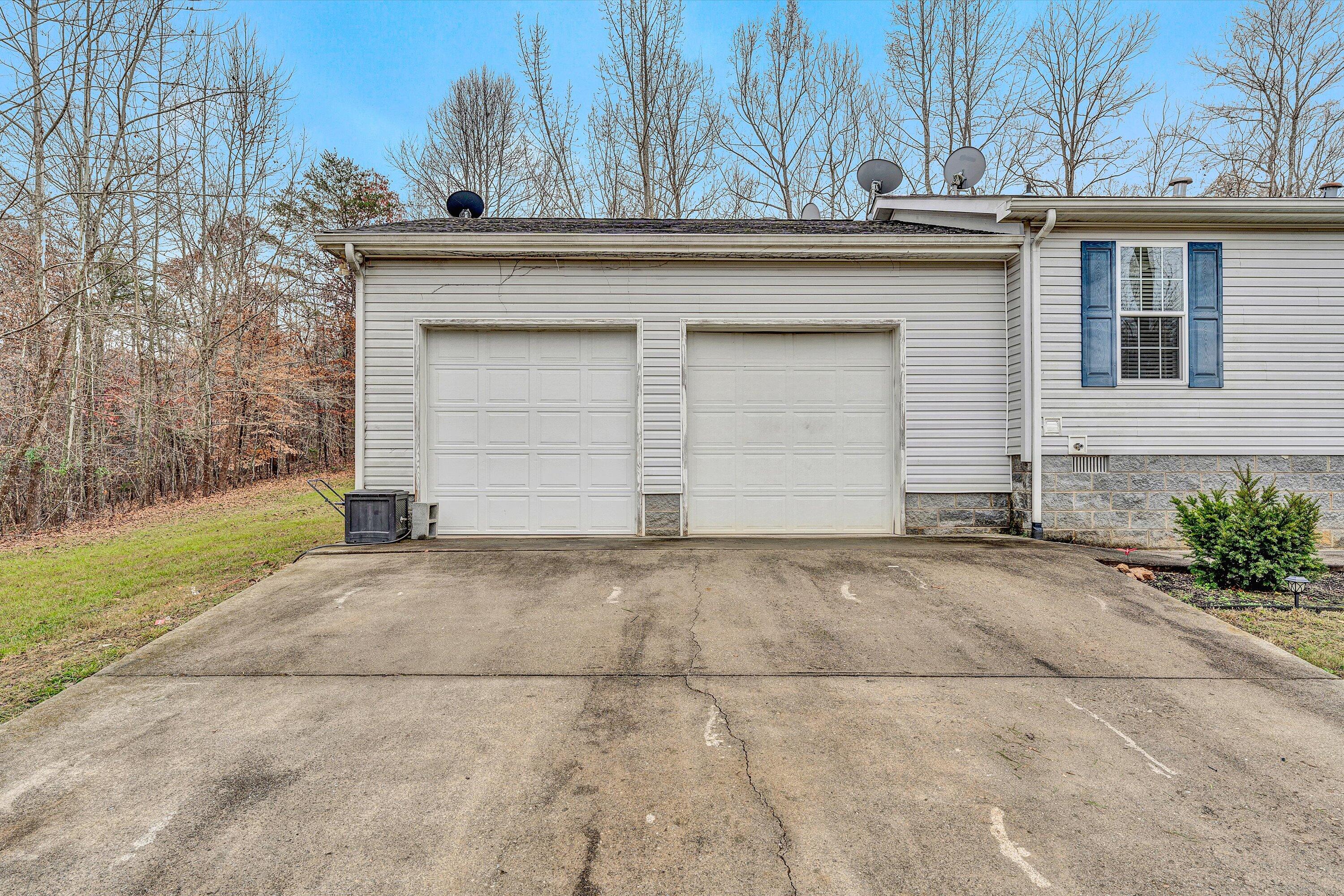 1045 Tarragon Way, Moneta, Virginia image 26