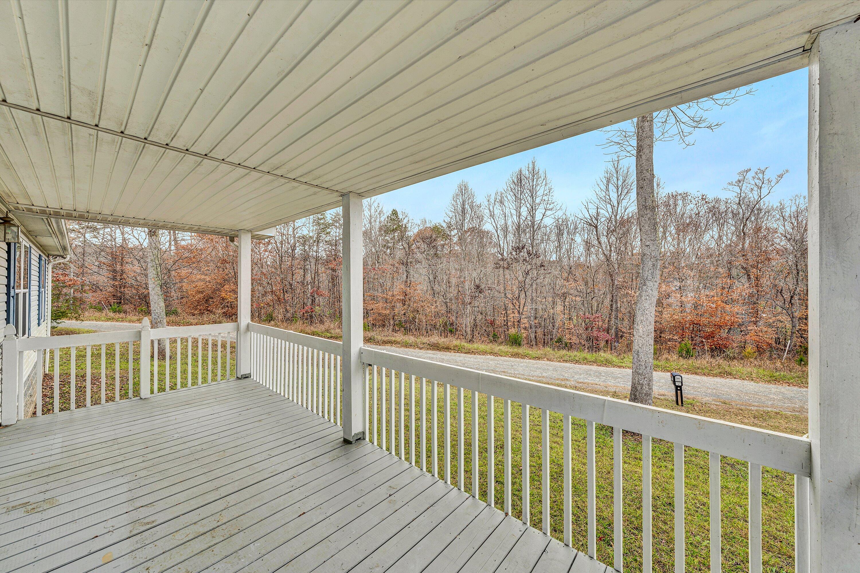 1045 Tarragon Way, Moneta, Virginia image 3