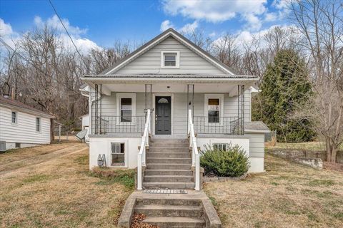 Homes For Sale - 234 E E Parrish St<br/> Covington, VA 24426