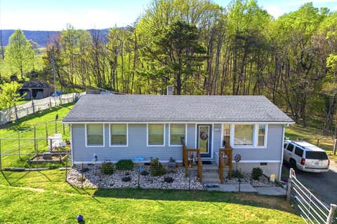 Homes For Sale - 1520 Little Catawba Creek Rd<br/> Troutville, VA 24175