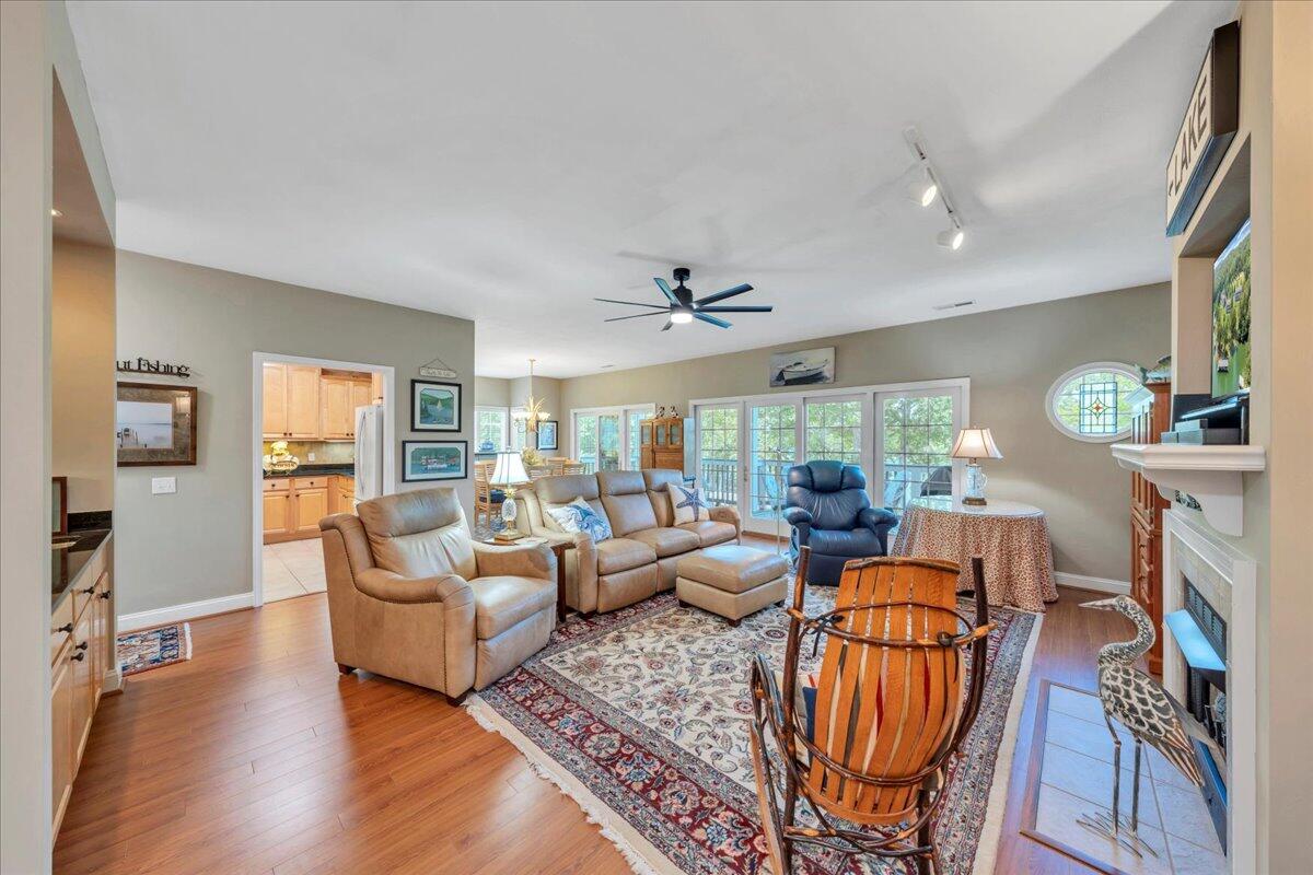 305 South Pointe Shore Dr, Moneta, Virginia image 30