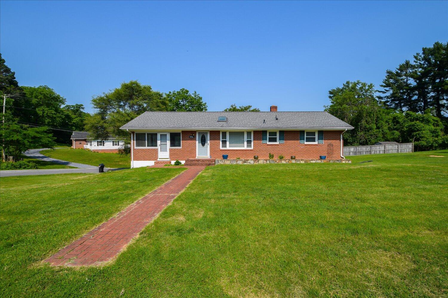 1008 Ridgecrest Dr, Roanoke, Virginia image 1