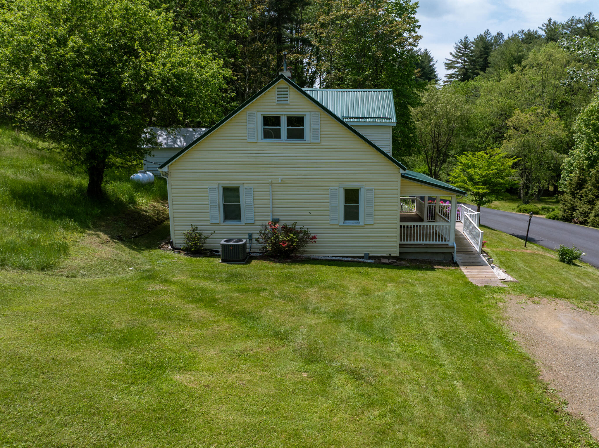3512 Conner Grove Rd, Willis, Virginia image 6
