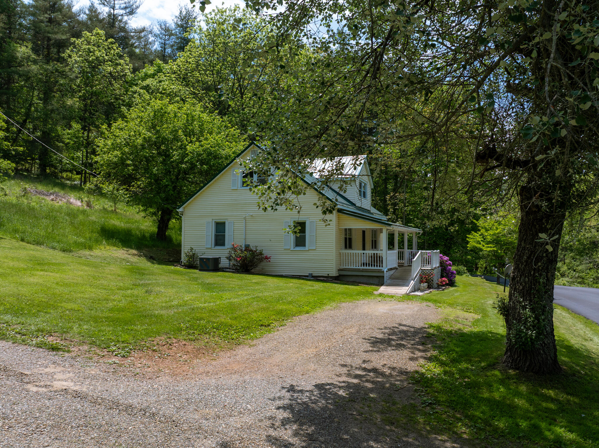 3512 Conner Grove Rd, Willis, Virginia image 2