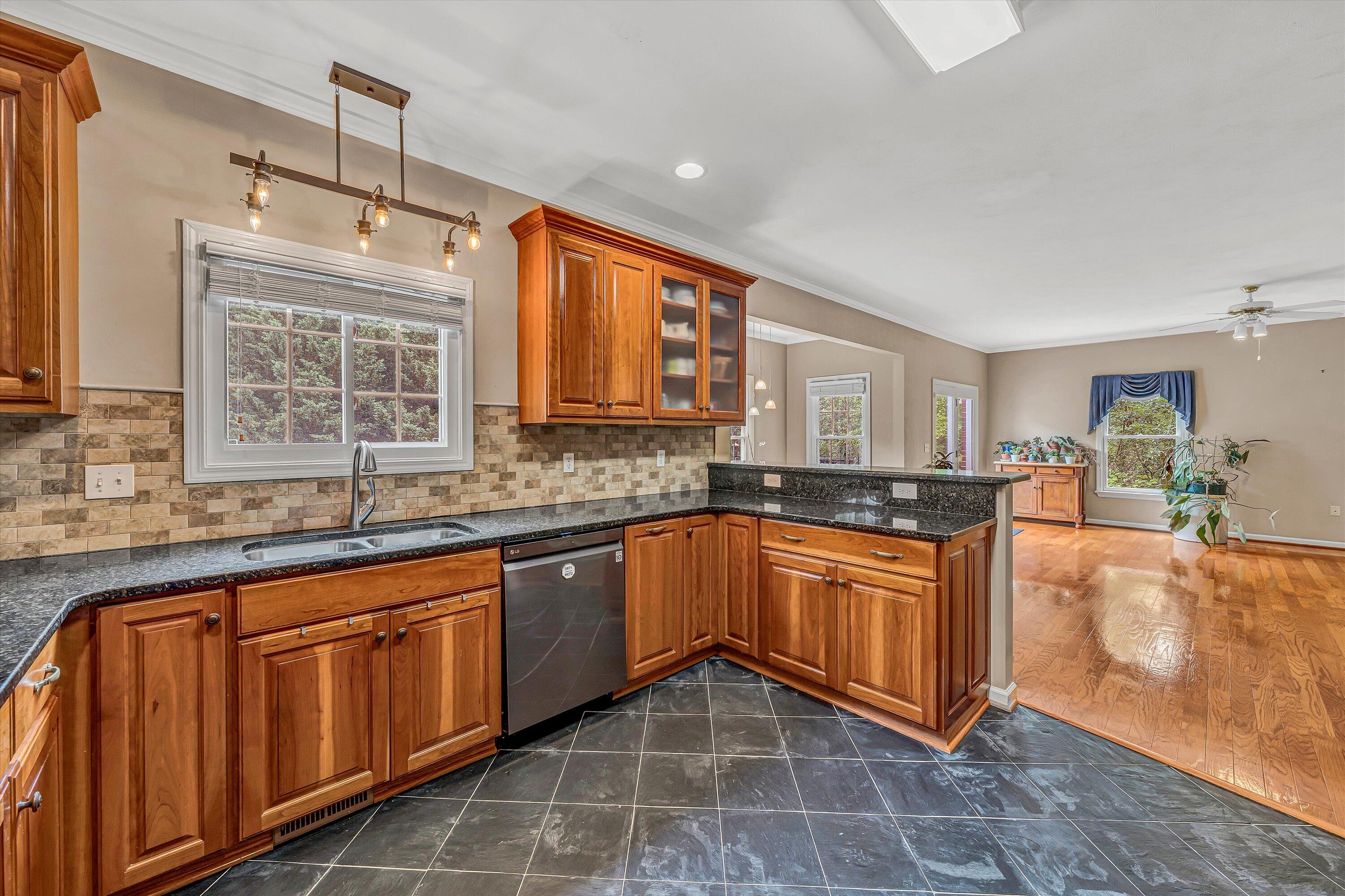 145 Bogey Ln, Salem, Virginia image 11