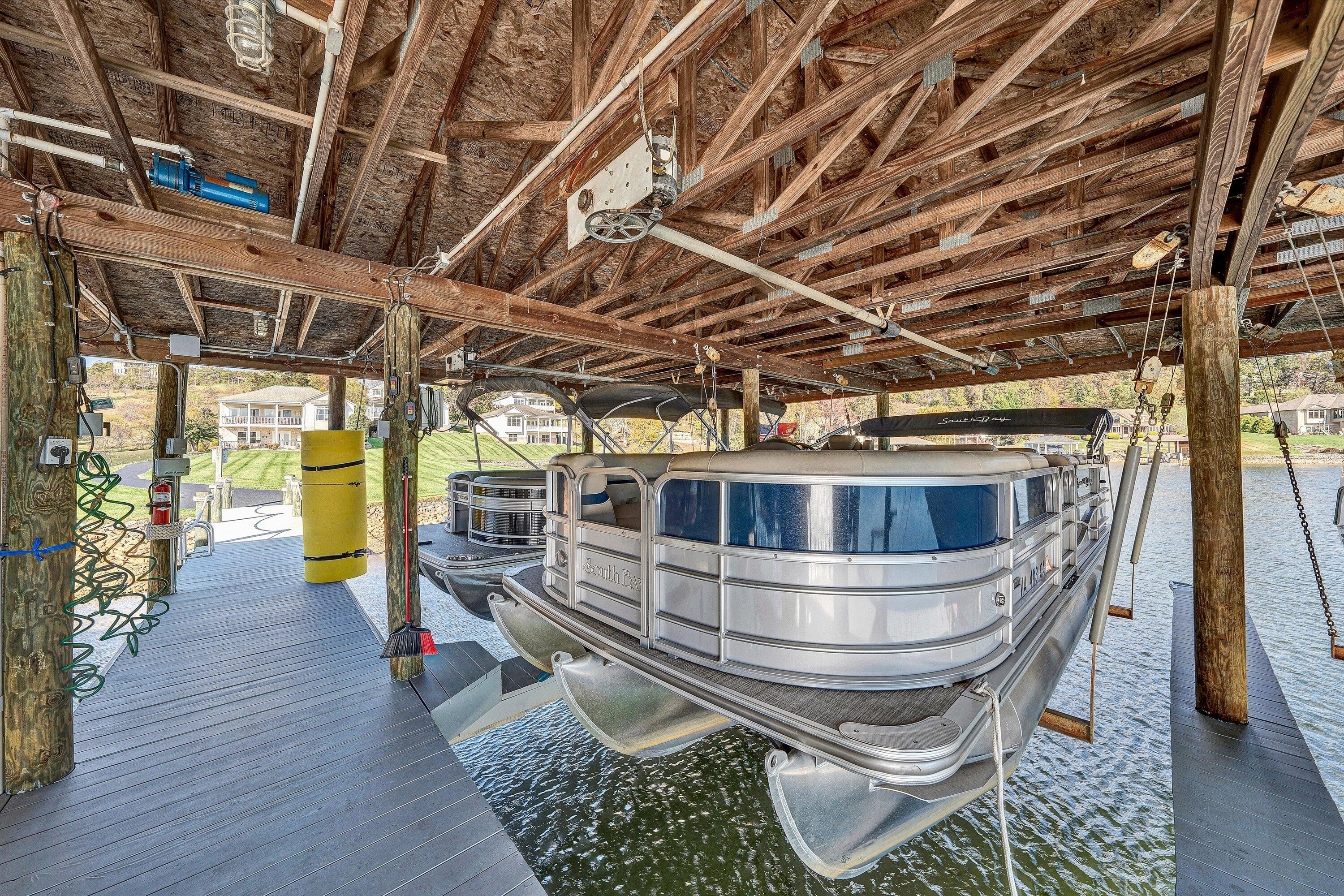 Moneta, Virginia 24121, United States, 4 Bedrooms Bedrooms, ,3 BathroomsBathrooms,Residential,Active,237366