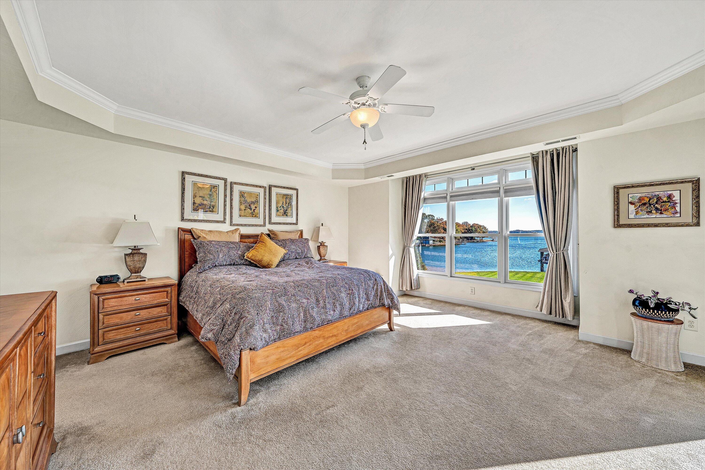 Moneta, Virginia 24121, United States, 4 Bedrooms Bedrooms, ,3 BathroomsBathrooms,Residential,Active,237366