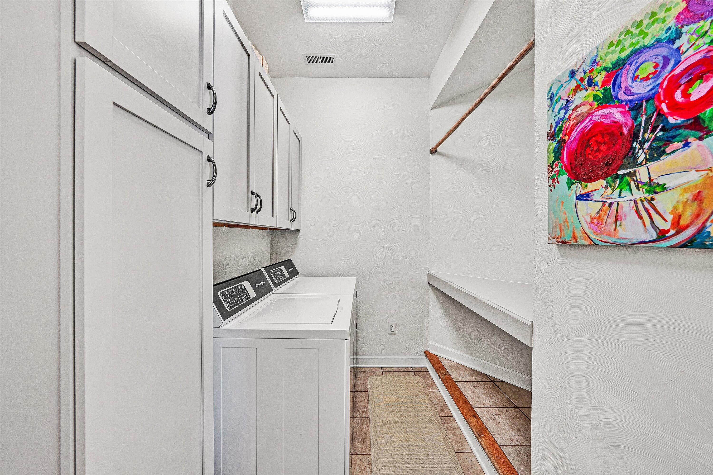 Moneta, Virginia 24121, United States, 4 Bedrooms Bedrooms, ,3 BathroomsBathrooms,Residential,Active,237366